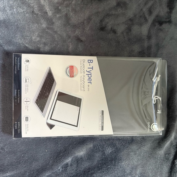 Bluetooth Keyboard - Picture 2 of 6